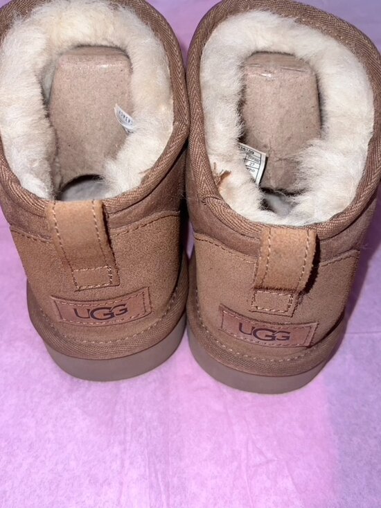 Women Ugg Classis Ultra Mini New With Box Size 10